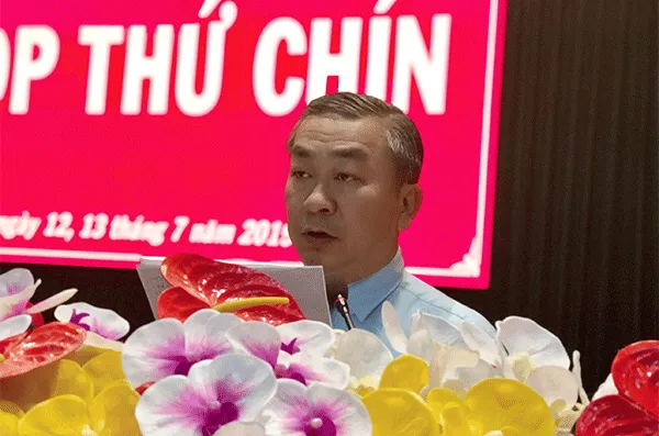 Ông Võ Ngọc Quốc Thuận, Bí thư Quận ủy, Chủ tịch Hội đồng Nhân dân quận Bình Tân phát biểu chỉ đạo tại kỳ họp thứ 9 khóa II