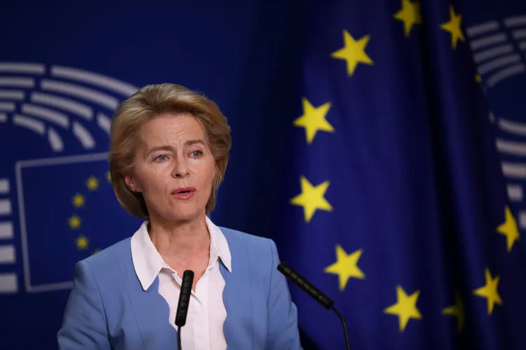 Bà Ursula von der Leyen, Bộ trưởng Quốc phòng Đức.