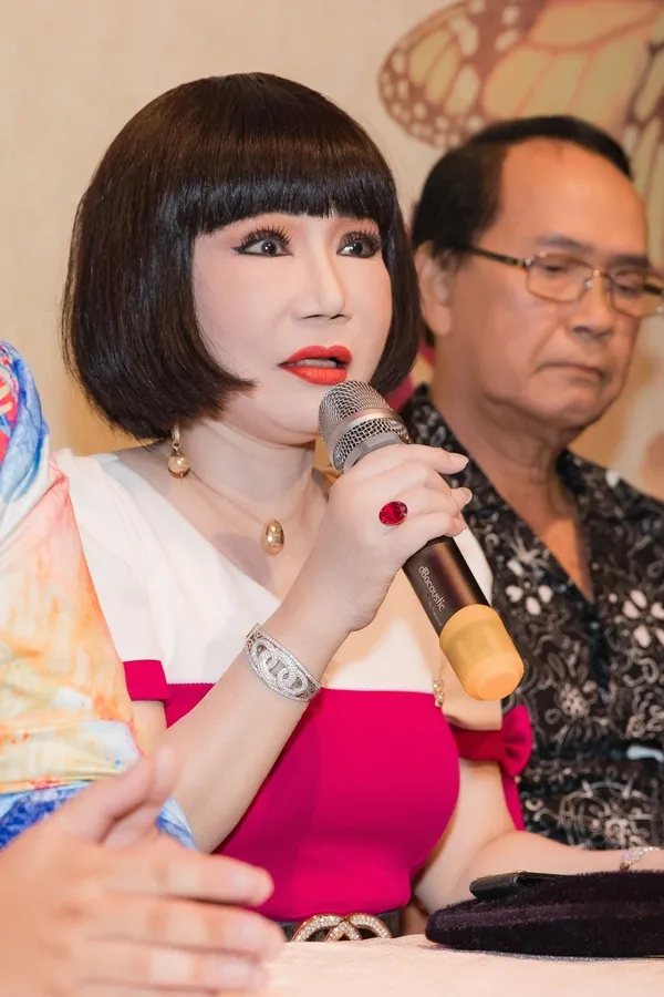 Nghệ sỹ ưu tú Thanh Kim Huệ chia sẻ về "cái gật đầu" sau 45 năm diễn lại Lan Và Điệp 