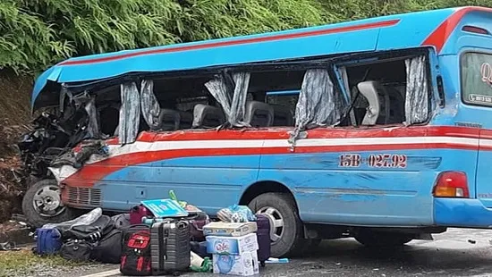 Tai nạn liên hoàn tại Tuyên Quang khiến 12 người thương vong