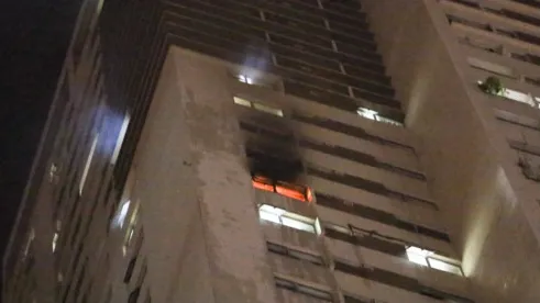 Hà Nội: Cháy lớn tại chung cư lúc nửa đêm