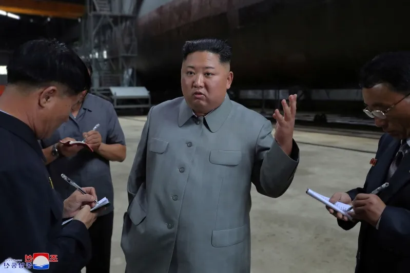Lãnh đạo Triều Tiên nghiên cứu hệ thống tàu ngầm mới, báo hiệu khả năng phát triển tên lửa mới