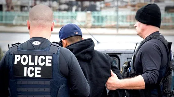 Cơ quan Thực thi di trú và hải quan Mỹ bắt người nhập cư bất hợp pháp