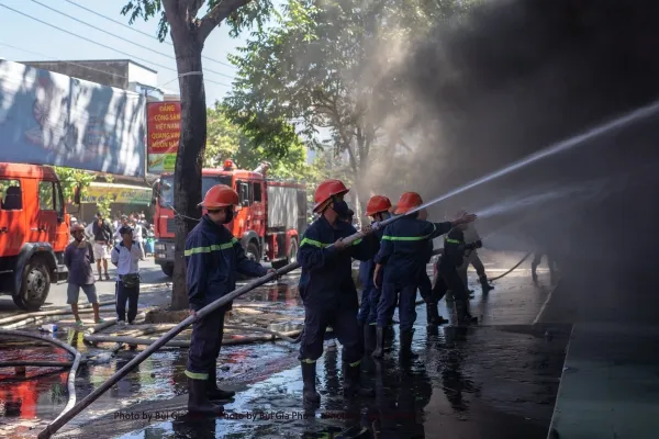 Hiện trường vụ cháy tại Mỹ Tho, Tiền Giang. Ảnh: Bùi Gia Phú.  