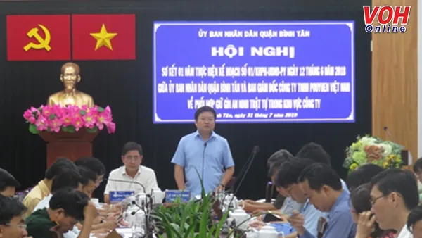 Ông Lê Văn Thinh, Chủ tịch UBND quận Bình Tân phát biểu tại Hội nghị. 