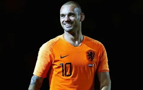 Wesley Sneijder tuyên bố giải nghệ