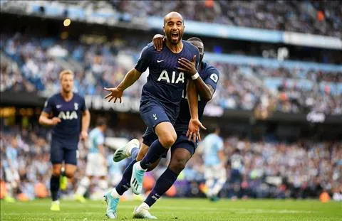 Man City để Tottenham cầm hòa 2-2 trên sân nhà