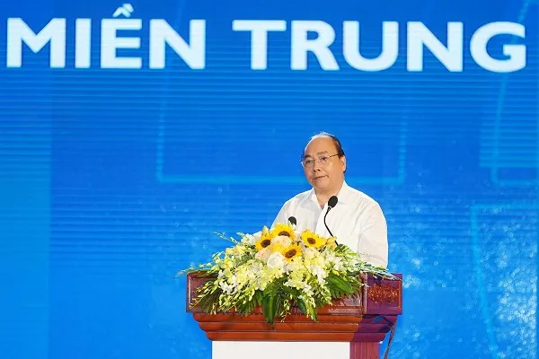Thủ tướng Nguyễn Xuân Phúc, miền Trung, kinh tế,  công nghiệp và du lịch