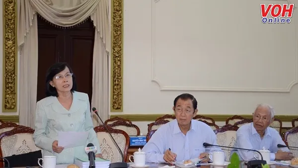 Bà Phạm Phương Thảo phát biểu góp ý tại hội thảo