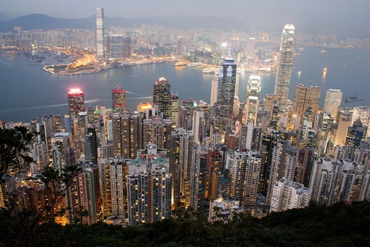 Khách du lịch đến Hong Kong sụt giảm 40% trong tháng 8