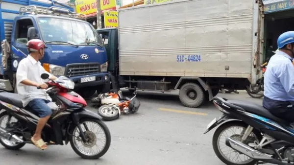 Tài xế la hét “mất thắng” trước khi gây tai nạn, khiến 1 thanh niên tử vong, 1 phụ nữ nát chân