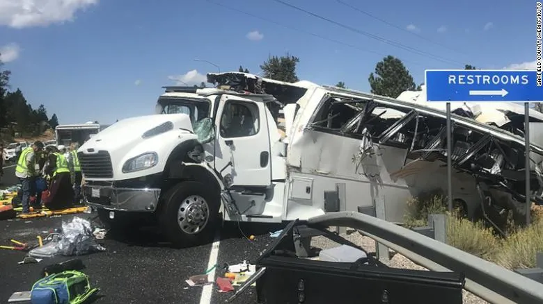 Hiện trường vụ tại nạn xe buýt chở du khách tại bang Utah ngày 20/9