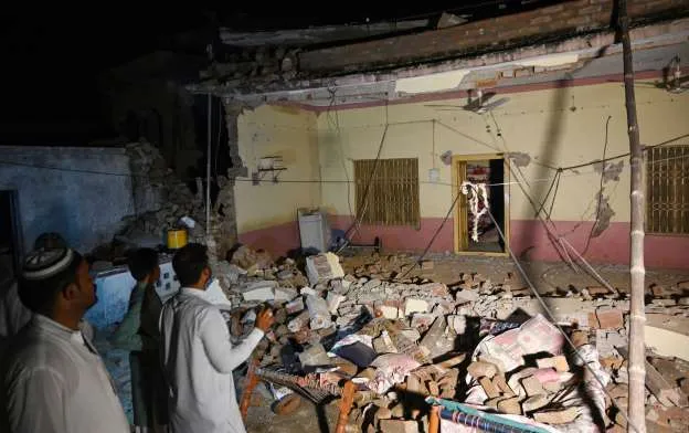 Pakistan: Động đất mạnh rung chuyển vùng Kashmir, hàng trăm ngườ thương vong