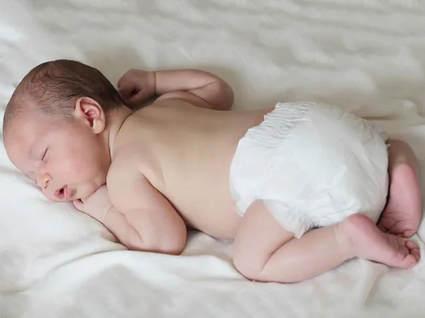 Tư thế ngủ của trẻ sơ sinh như thế nào là tốt nhất? 2