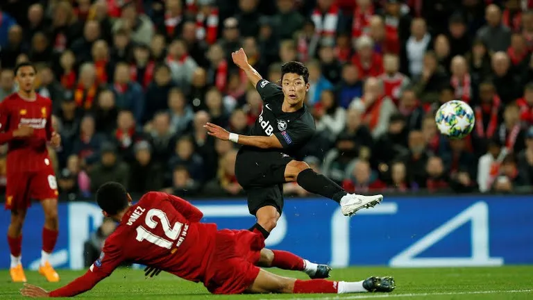 Diễn biến trận Liverpool vs Salzburg: Salah tỏa sáng giúp nhà ĐKVĐ thắng nghẹt thở