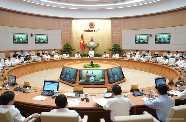 Thủ tướng Nguyễn Xuân Phúc, Phiên họp chính phủ thường kỳ