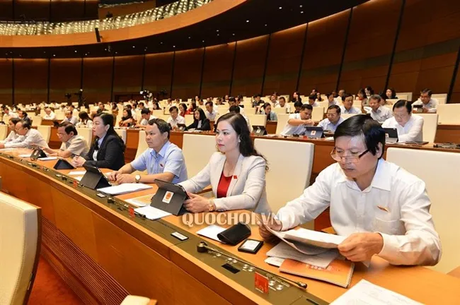 Đại biểu Quốc hội tham dự phiên họp sáng ngày 28/10. 