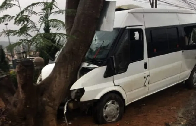 Lâm Đồng: Hai vụ tai nạn liên tiếp trên đèo Phú Hiệp, nhiều người bị thương