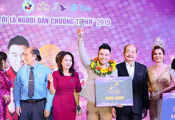 Đặng Minh Thắng đạt quán quân hội thi “Tôi là người dẫn chương trình năm 2019”