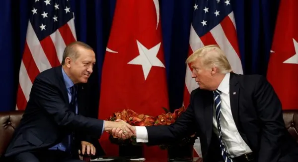 Tổng thống Thổ Nhĩ Kỳ Tayyip Erdogan (trái) và Tổng thống Mỹ Donald Trump. Ảnh: Reuters