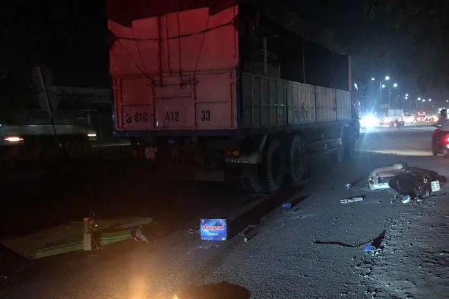 Tin tức tai nạn giao thông hôm nay 26/11/2019: Xe máy va chạm xe tải trên QL51, 1 người tử vong 