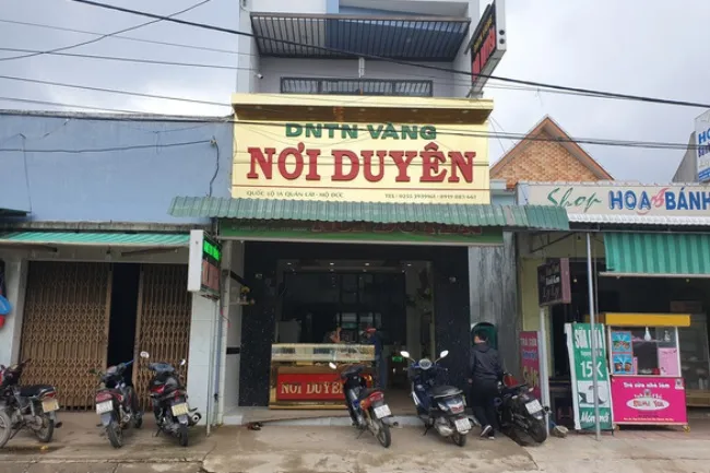 Tiệm vàng bị cướp khi chủ đang xem U22 Việt Nam đá với Indonesia