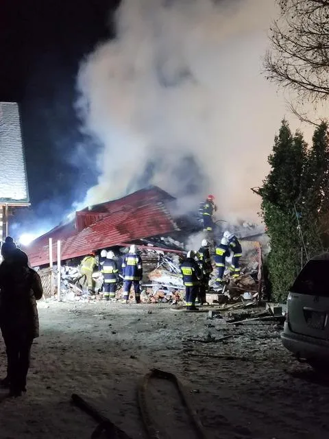 Sập nhà do nổ khí gas làm ít nhất 4 người chết ở Ba Lan