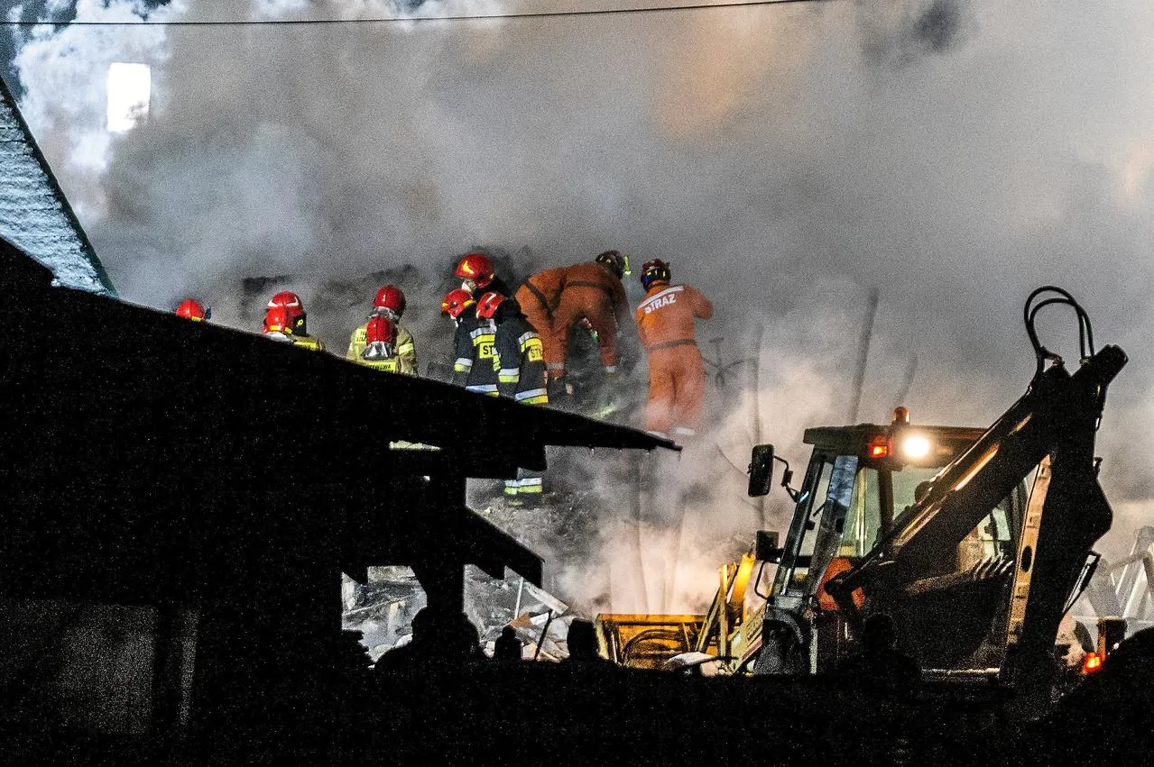Sập nhà do nổ khí gas làm ít nhất 4 người chết ở Ba Lan