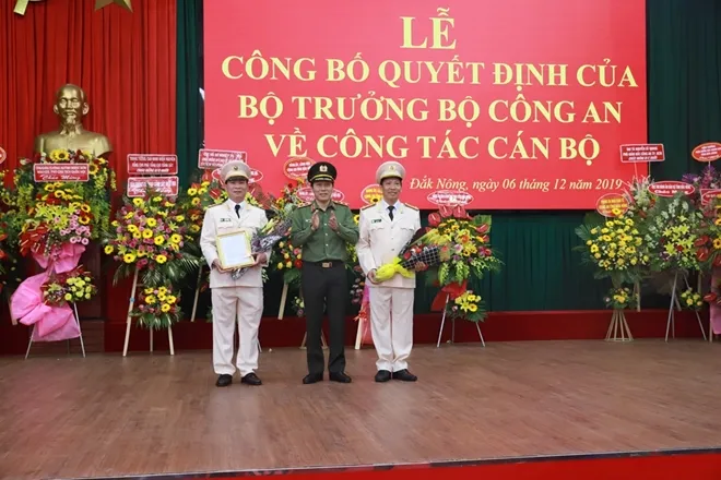 Trung tướng Lương Tam Quang trao quyết định 