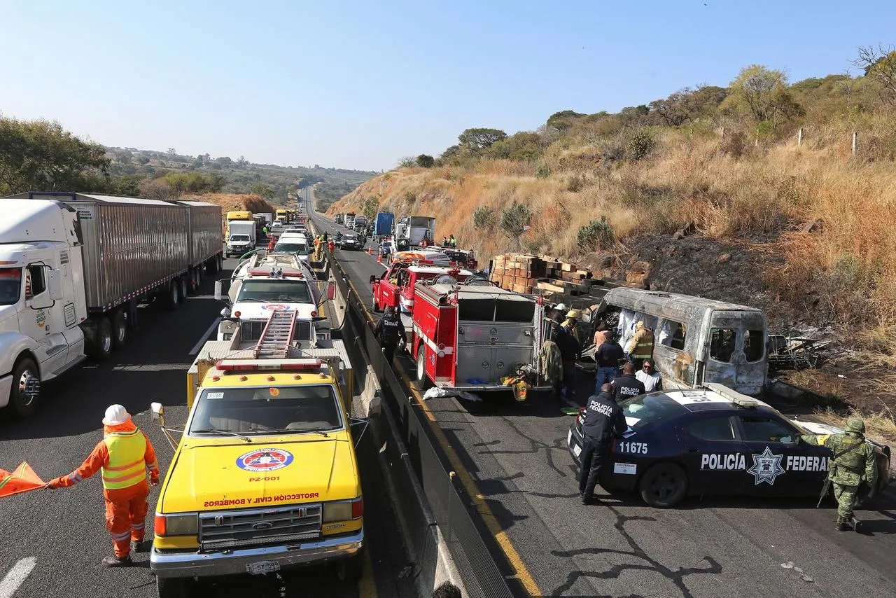 Đâm xe trên cao tốc ở Mexico, 14 người thiệt mạng