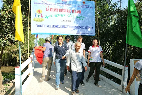 Sát cánh cùng gia đình Việt khánh thành cầu nông thôn và hồ bơi tại tỉnh Sóc Trăng và An Giang