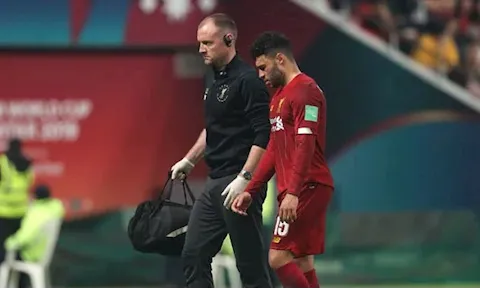Liverpool nhận tin buồn từ Chamberlain