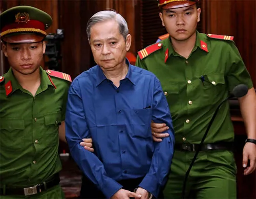 Tiếp tục phiên tòa xét xử nguyên Phó Chủ tịch UBND TP Nguyễn Hữu Tín và các đồng phạm