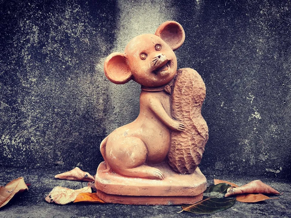 tượng chuột, Bàu Trúc