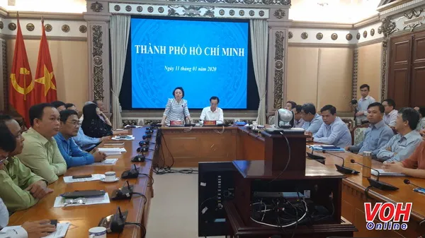 Bà Phạm Khánh Phong Lan – Trưởng ban Quản lý An toàn thực phẩm Thành phố phát biểu tại hội nghị trực tuyến.