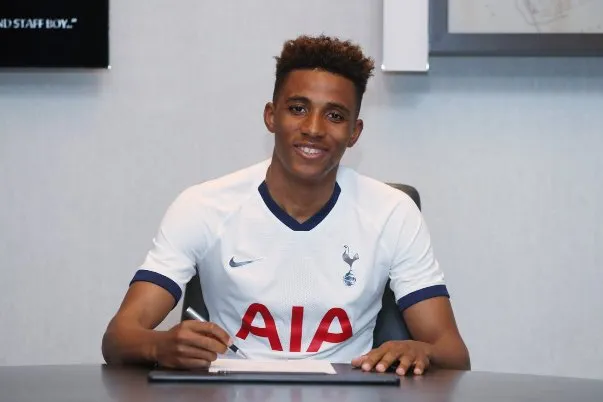 Fernandes đã chính thức gia nhập Tottenham