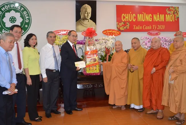 Bí thư Thành ủy TPHCM Nguyễn Thiện Nhân chúc Tết Văn phòng 2 Trung ương Giáo hôi Phật giáo Việt Nam.