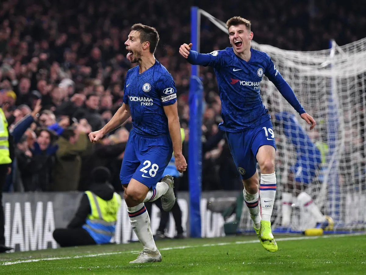 Kết quả Ngoại hạng Anh ngày 22/1: Chelsea hòa kịch tính Arsenal - Man City thắng nhọc