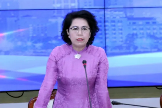 Bà Tô Thị Bích Châu - Chủ tịch Ủy ban Mặt trận Tổ quốc Việt Nam TPHCM phát biểu chỉ đạo hội nghị