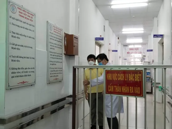 Bệnh nhân Li ZiChao 28 tuổi, quốc tịch Trung Quốc là một trong hai người đầu tiên dương tính với virus corona tại Việt Nam - chính thức được xuất viện