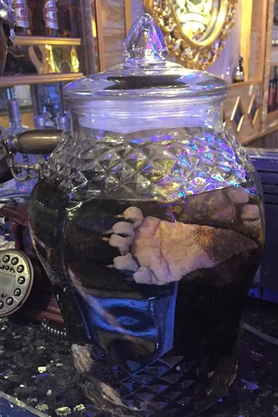 Bình rượu tay gấu tịch thu ở quán Karaoke tại Đà Nẵng