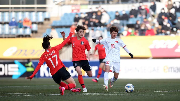 Đội tuyển bóng đá nữ Việt Nam thua tuyển nữ Hàn Quốc 0-3 1