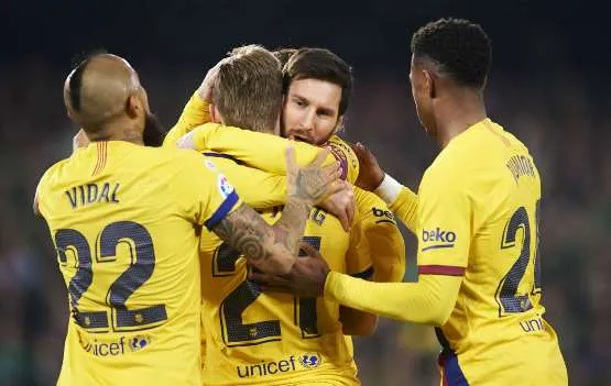 Messi tỏa sáng rực rỡ khi Barca vượt qua Betis