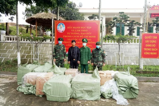 Liên tiếp bắt giữ các vụ vận chuyển 'chui' khẩu trang y tế bán sang Trung Quốc
