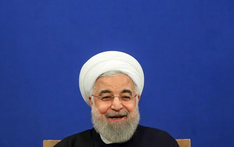 Tổng thống Iran Rouhani bác bỏ việc từ chức. 
