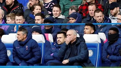 Mourinho thất vọng khi Tottenham thua Chelsea
