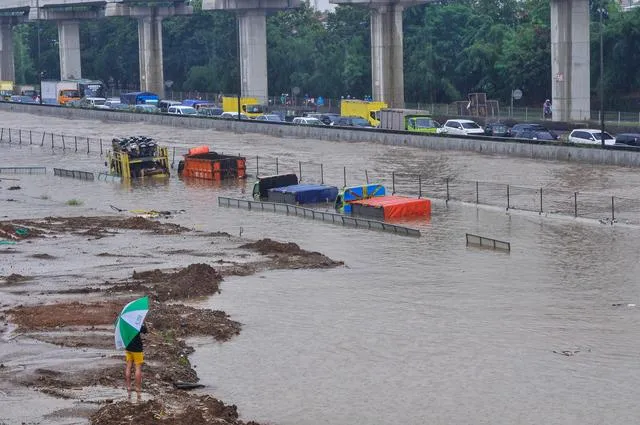 Indonesia: Mưa lớn, thủ đô Jakarta lại ngập nặng 