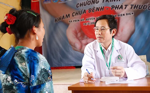 Bác sĩ Trần Văn Khanh 