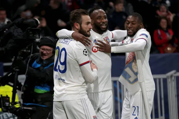 Các cầu thủ Lyon ăn mừng bàn thắng vào lưới đội Juventus.