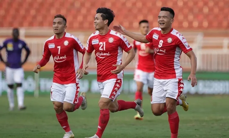 Tiến Dũng mắt sai lần, TPHCM ngậm ngùi nhìn Hà Nội giành Siêu Cup Quốc gia 2020